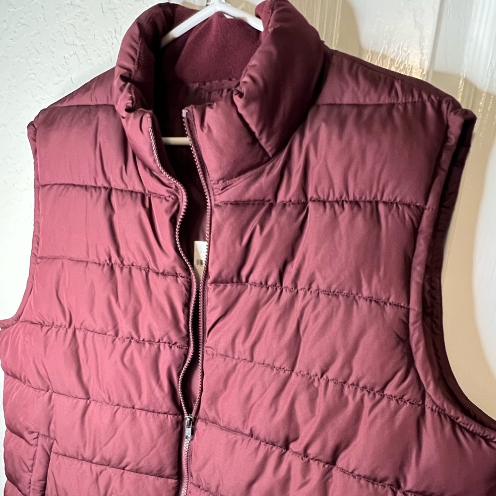 Mens XL GAP Puffer vest